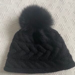 Cashmere beanie black cable knit with fur pompom